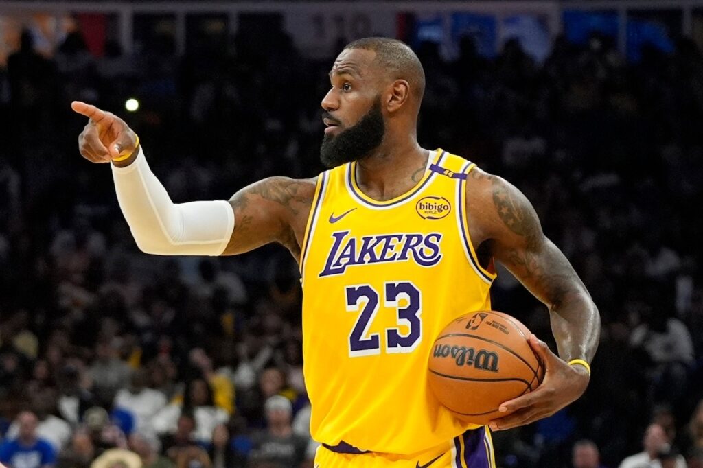 Warriors Defeat Lakers in 123-116 Showdown, hoodie, sweater, long sleeve and tank top Warriors Defeat Lakers in 123 116 Showdown 2